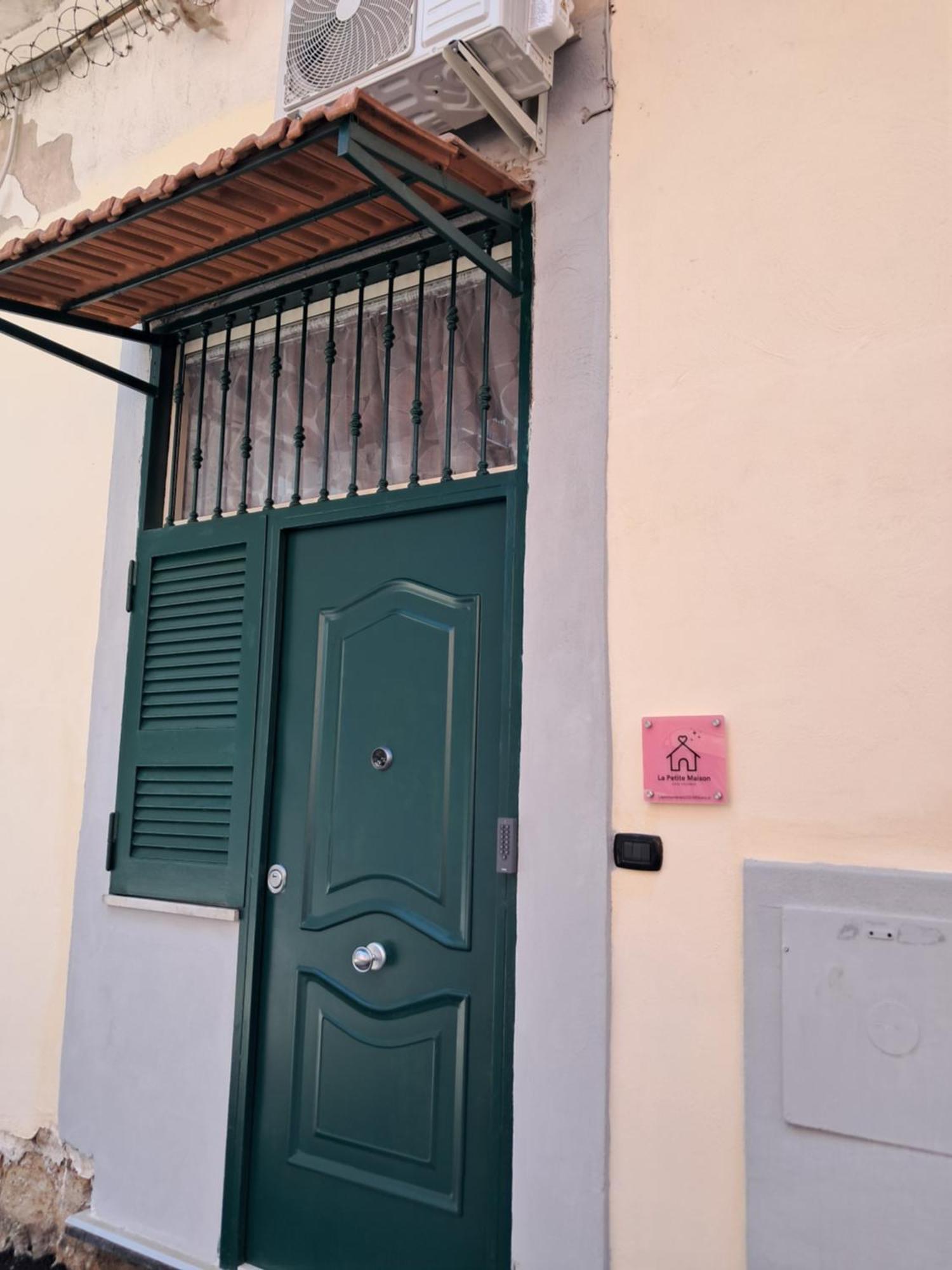 La Petite Maison Naples Exterior photo